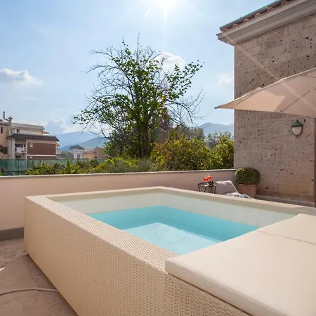 Relais Russo Сорренто